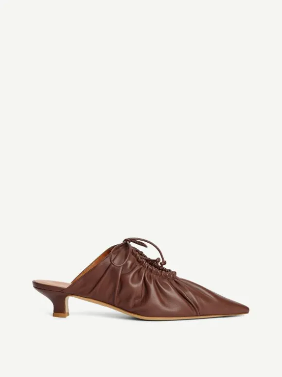 By Malene Birger Masey mules i læder