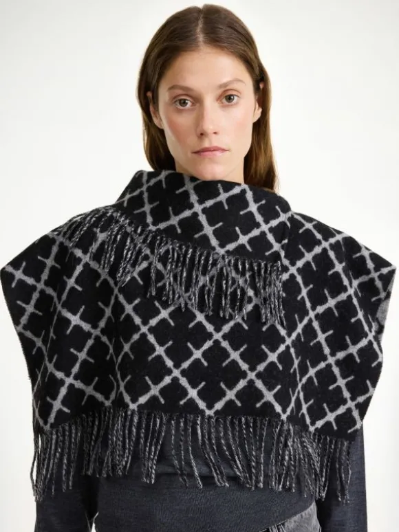 By Malene Birger Turtlos halsedisse i uld